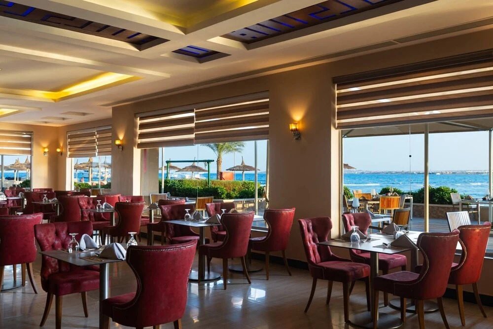 Beach albatros resort Azrak VIP Package