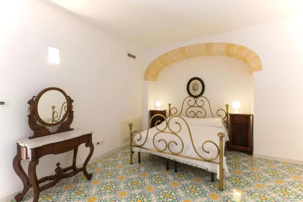 Villa a mare grande piscina, tennis, calcetto m750