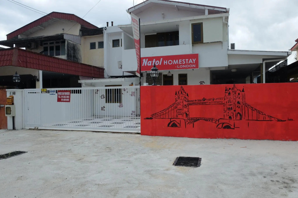 OYO HOME 90260 Natol Homestay London