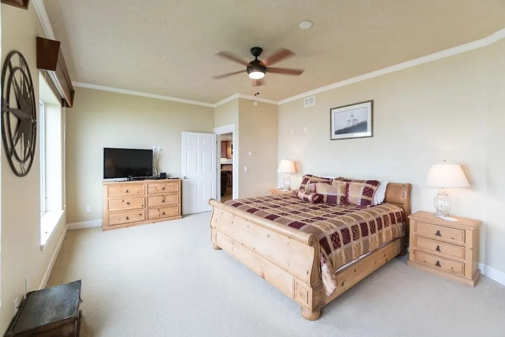 Windward at the Regatta 2 Br condo by RedAwning