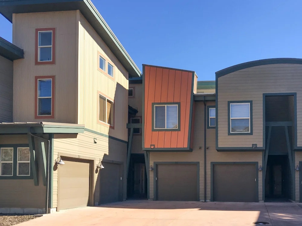South Park Townhouse #34 2 Bedrooms 3 Bathrooms Townhouse
