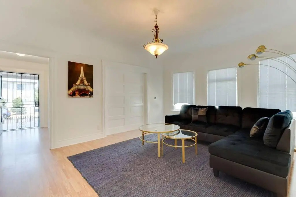 5 Bedroom Koreatown Charmer near DTLA