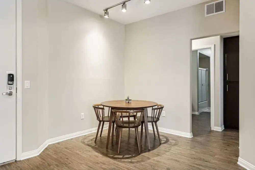 Chic Marina Oasis 5 Star Amenities Central