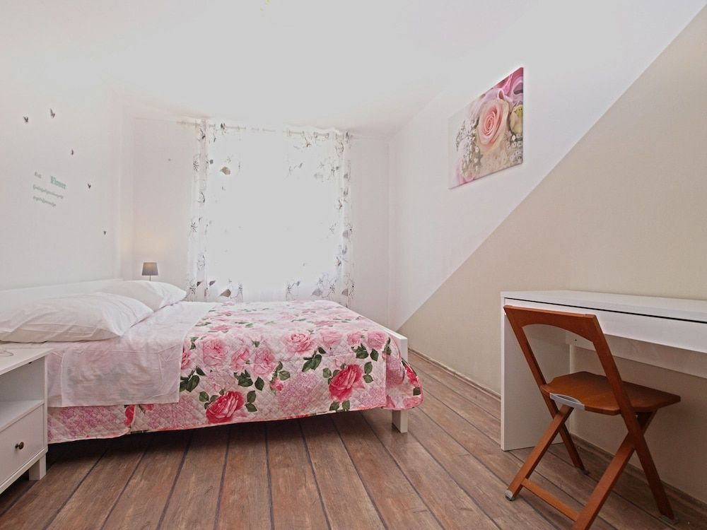 Apartment 1592