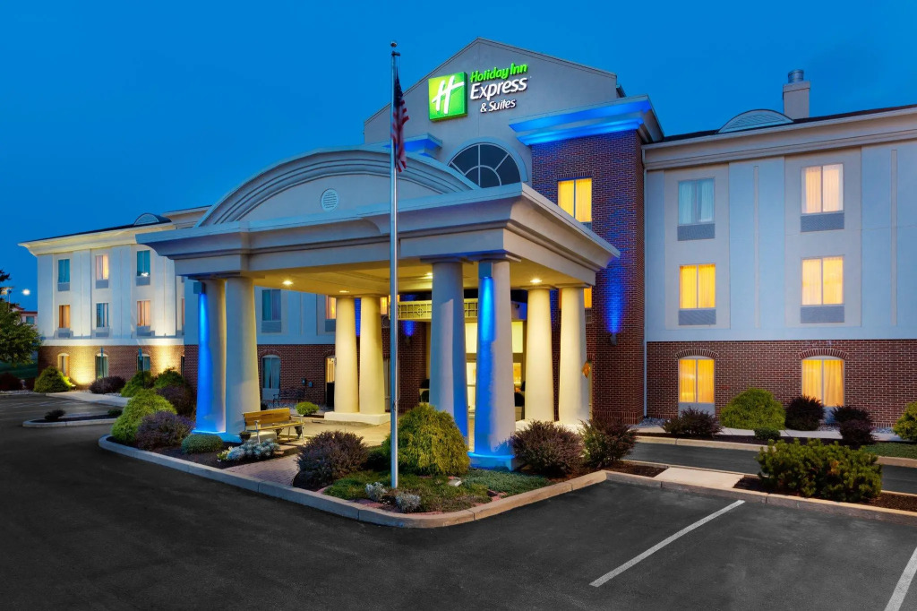 Holiday Inn Express & Suites by IHG Chambersburg by IHG