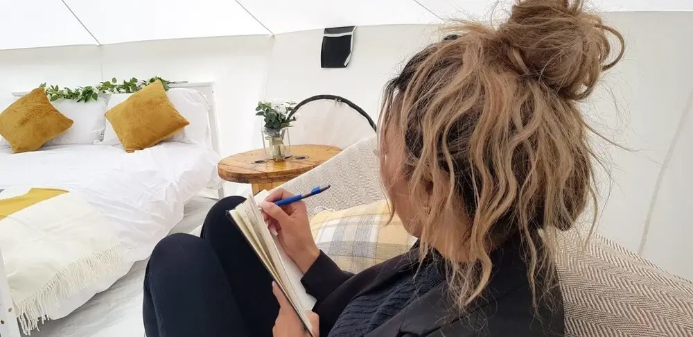 Luxury 4 Person Glamping Tent-Campsite