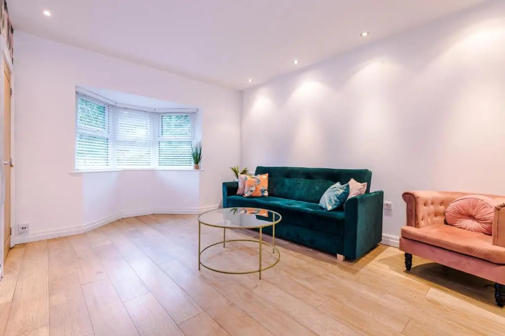 Lovely 3 Bed house - Park Lane