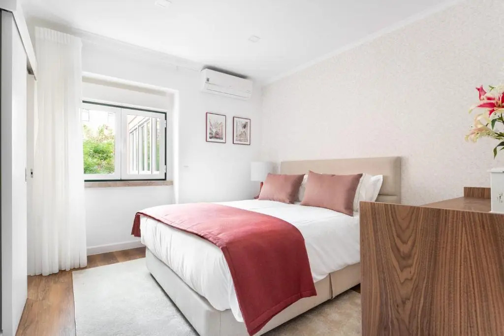 ALTIDO Bright & Beautiful 4BR Apt 5 mins to Rato subway
