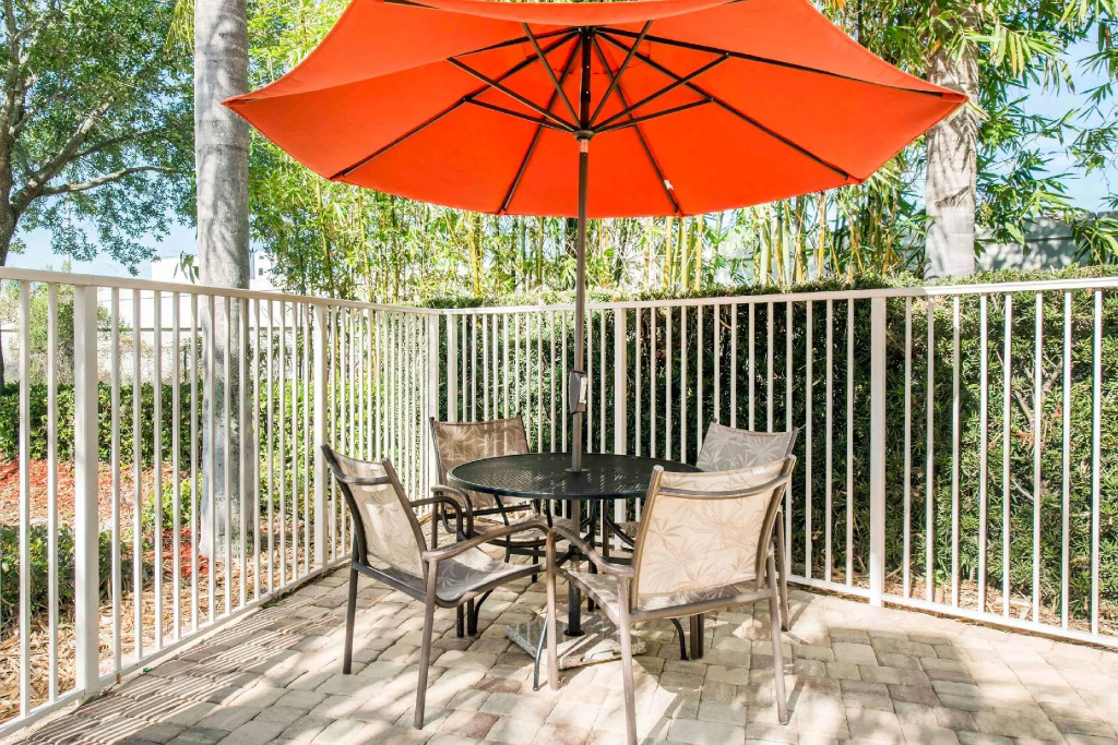 Comfort Inn & Suites Orlando North