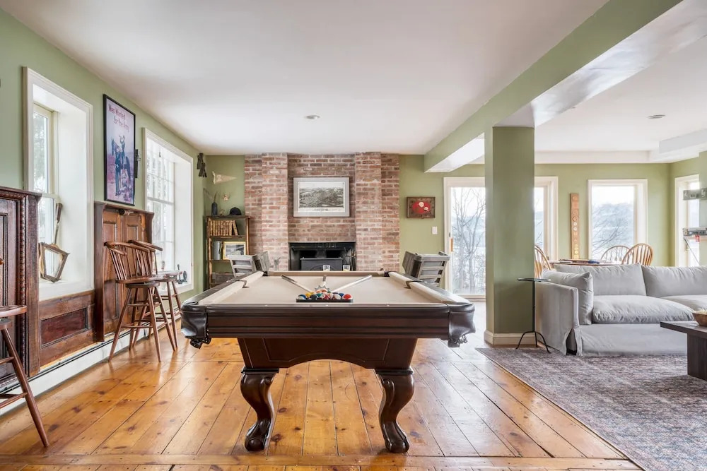 Shakespeare on the Hudson by Avantstay Two Home Buyout on the Hudson River! 22 Bedrooms!