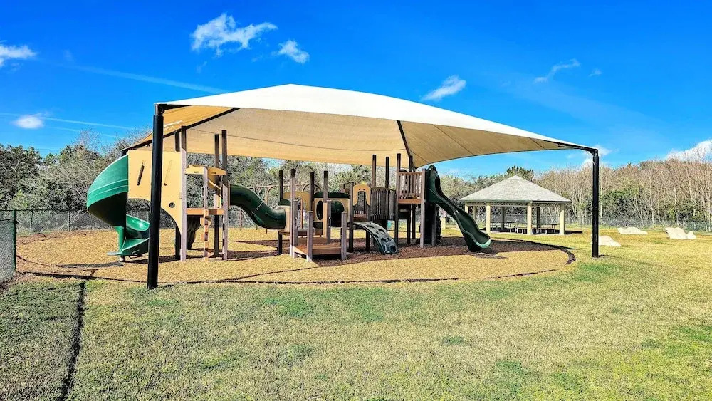 New Custom House! Private, Clean, Safe! Walk to the Beach!