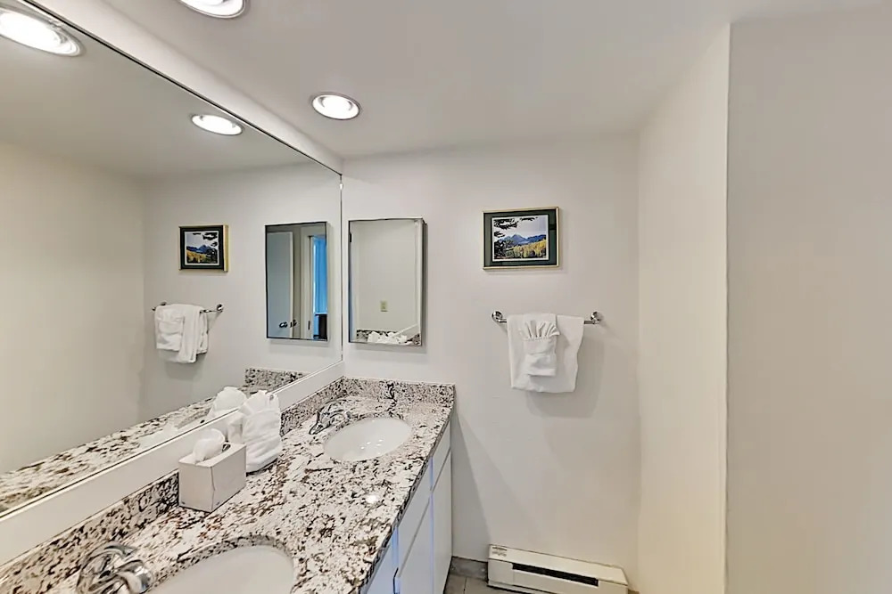 175ac152 2 Bedroom Condo