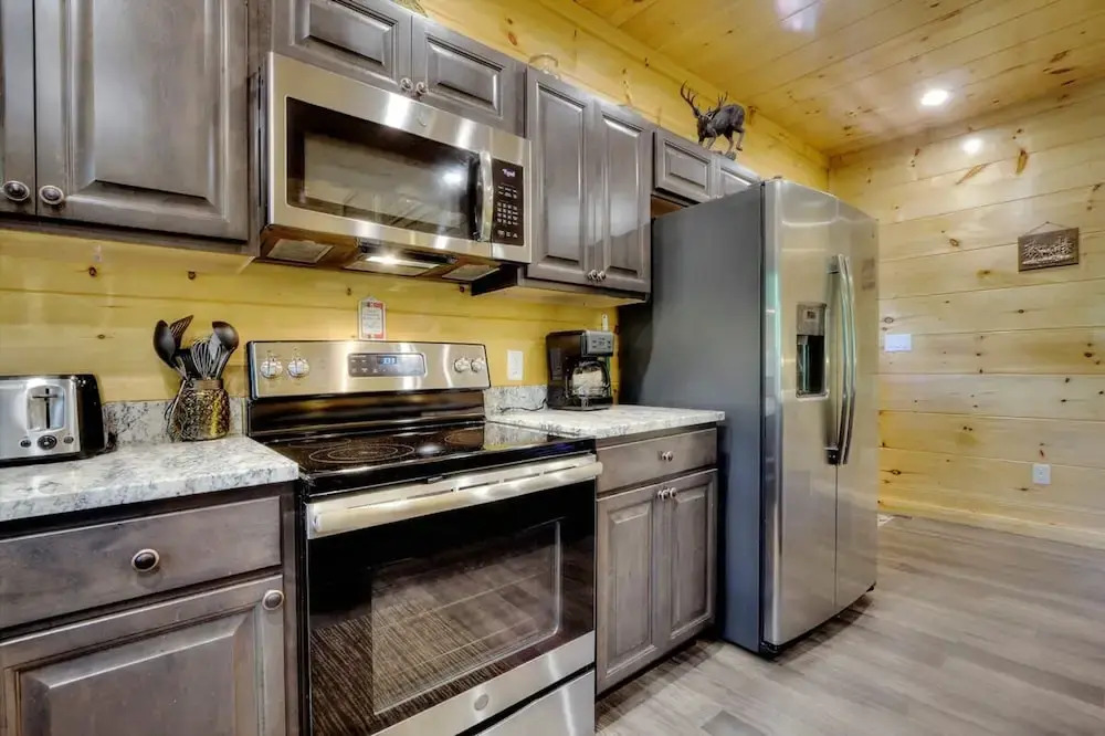 5 Master Suites 5 6bath Cabin 5 min to Gsmnp