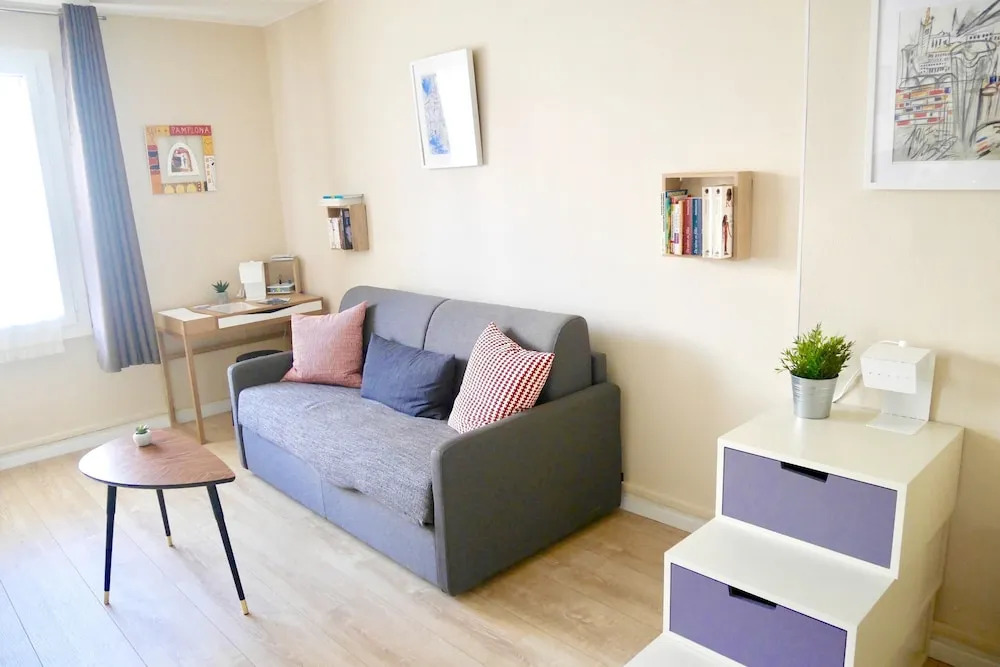 Studio in Marseille, With Furnished Balcony and Wifi - 2 km From the B