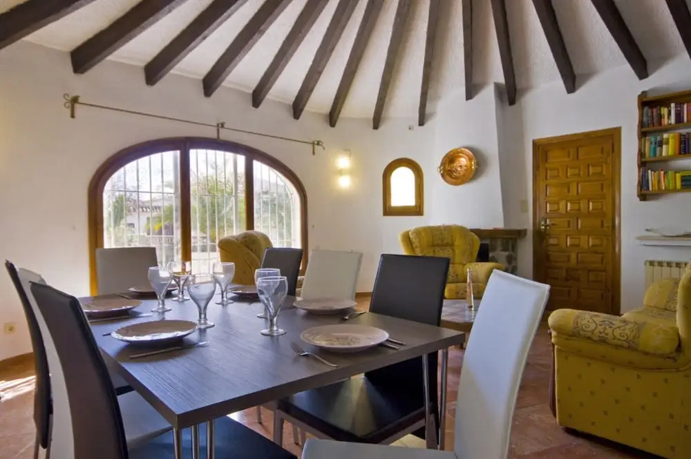 Villa - 4 Bedrooms with Pool and WiFi - 104982