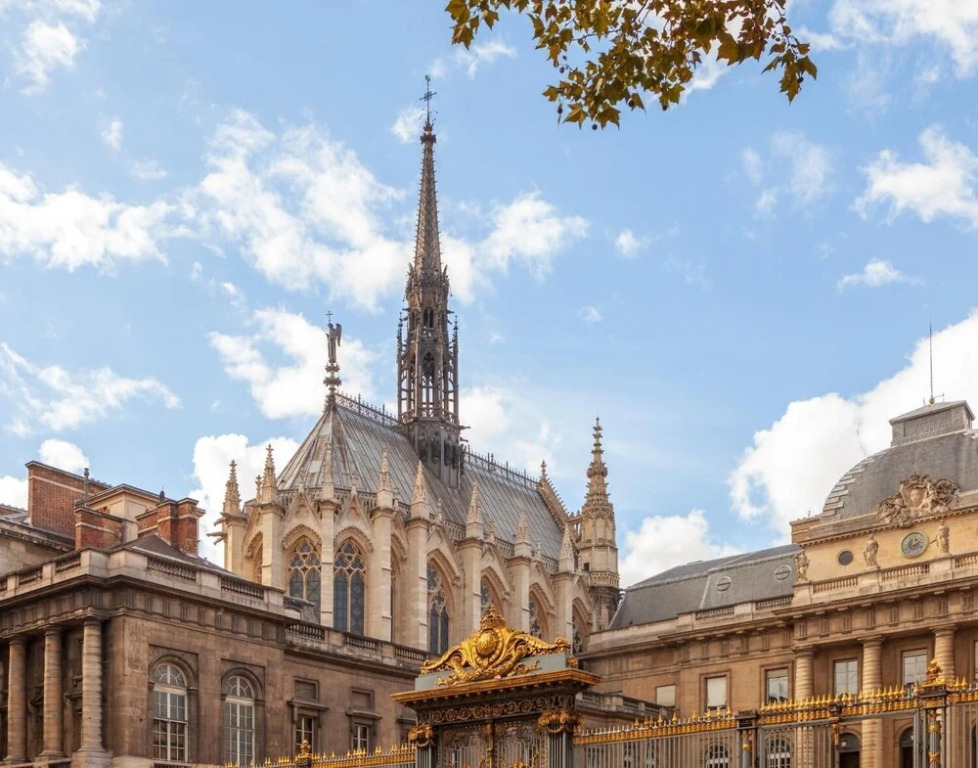4 people In the heart of Saint Germain des Près by Weekome