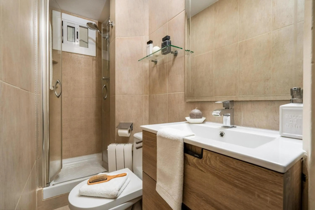 FridaysFlats, Cozy & Quiet - 2 bedroom flat near sagrada familia