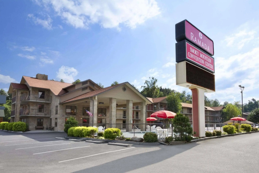 Ramada Pigeon Forge South Hotel