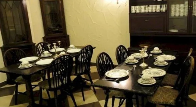 100 Pipers Hotel