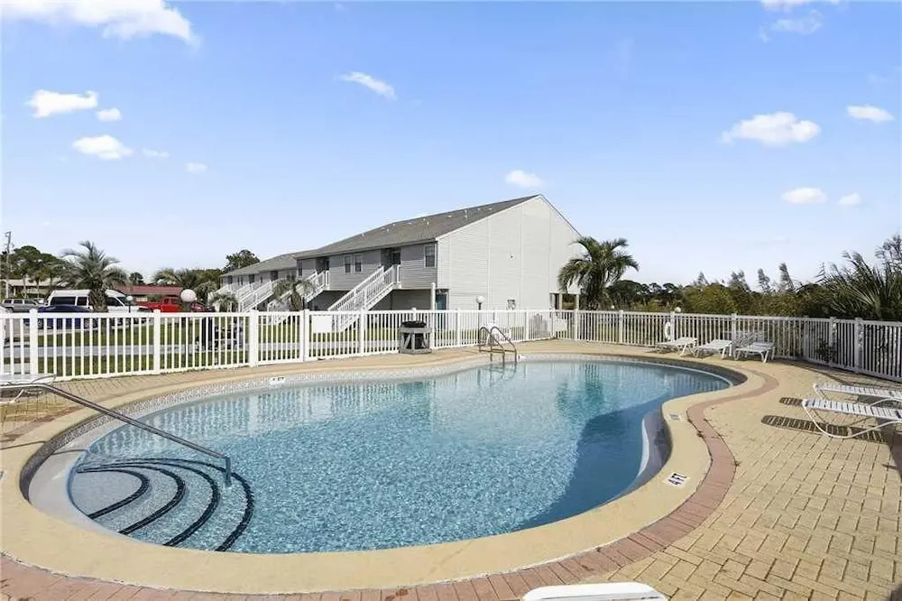 Lullwater 405A - Two Bedroom Condo