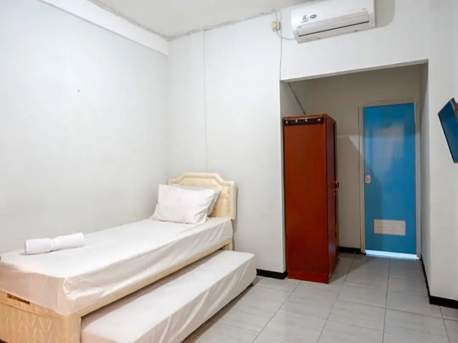 KoolKost Syariah near RSUP Dr Kariadi Semarang Minimum Stay 6 nights