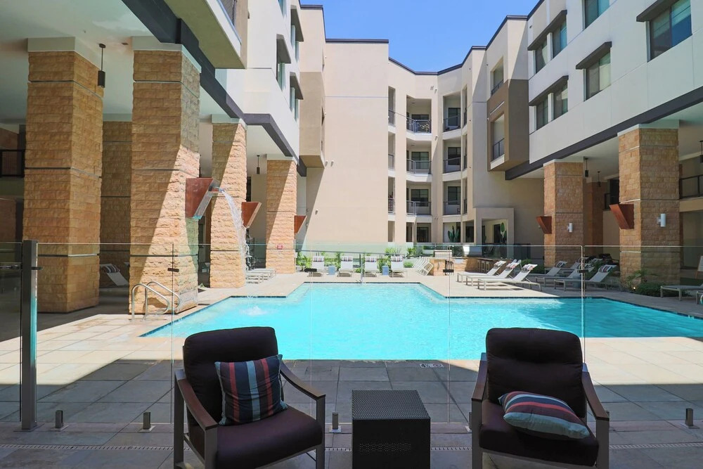 Private Rooftop Terrace WalkScore-4020