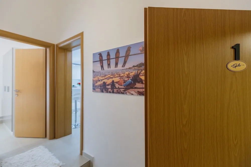 A1 - Modern Luxury apt w. 2 Balconies & sea View