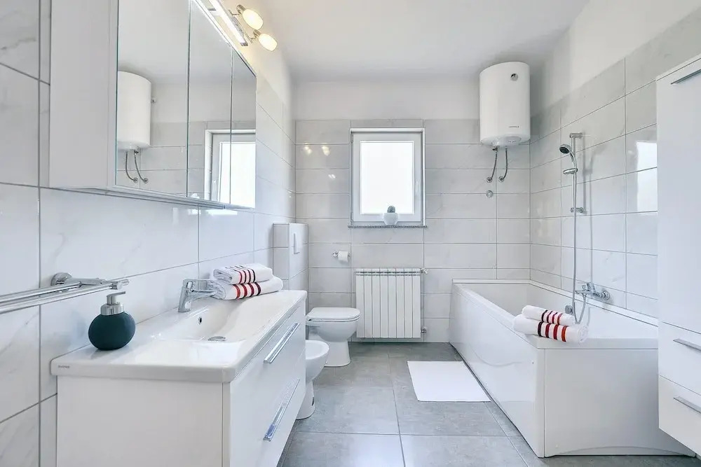 Apartment With Modern Decor and Spacious Garden, 3 km From the Beach