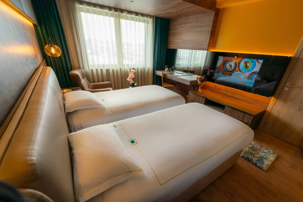 Emerald Hotel