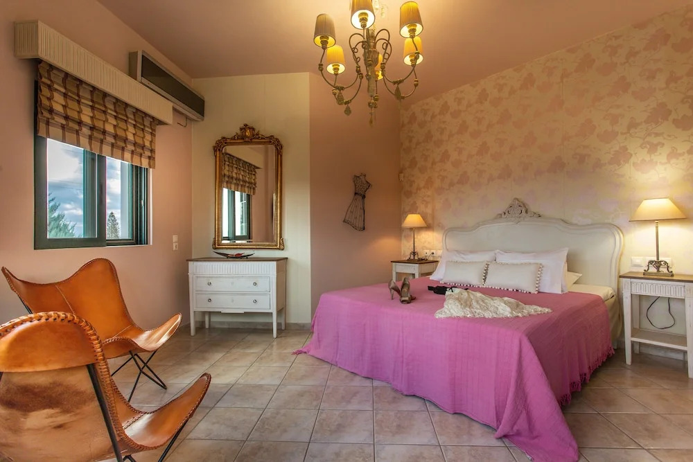 Luxury Villa Golden Crest with private pool
