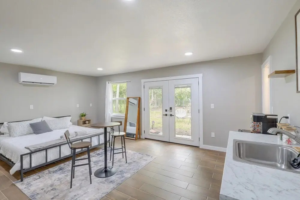 Pet-friendly Temple Guest Suite!
