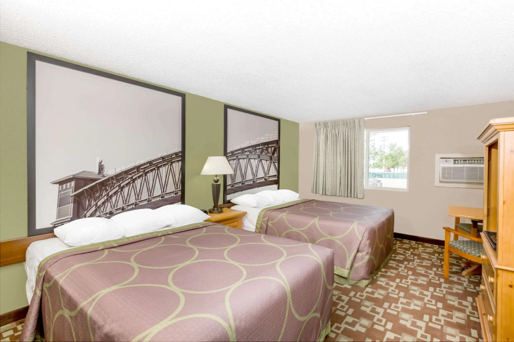 Super 8 by Wyndham Kearney