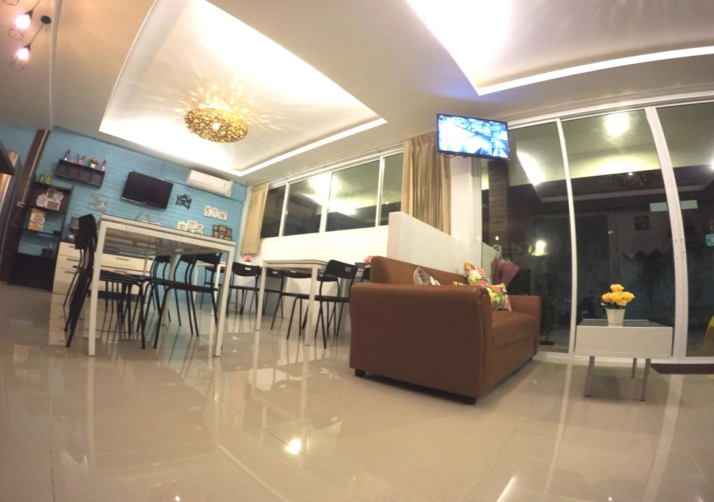 At We Patong hostel
