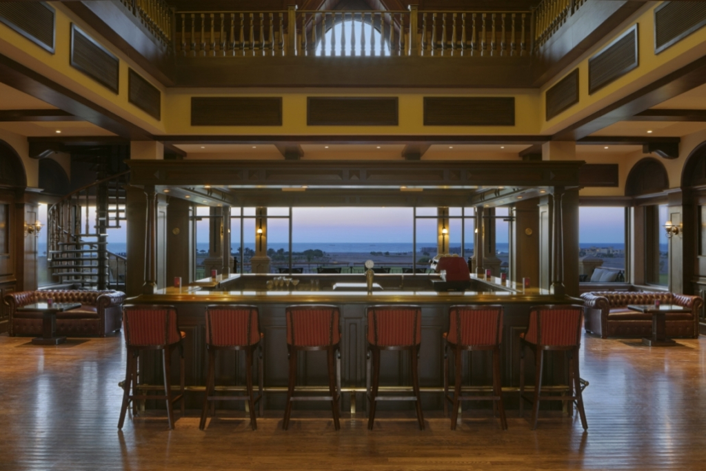 Golf Hotel