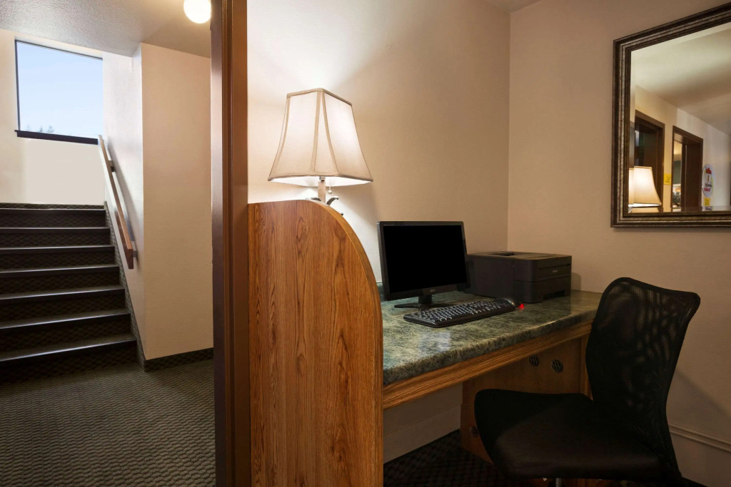 Super 8 by Wyndham Coeur dAlene
