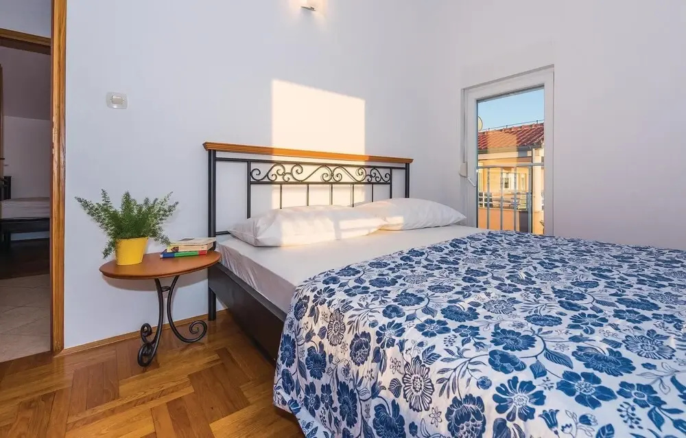 Stunning Home in Vodice With Wifi and 2 Bedrooms