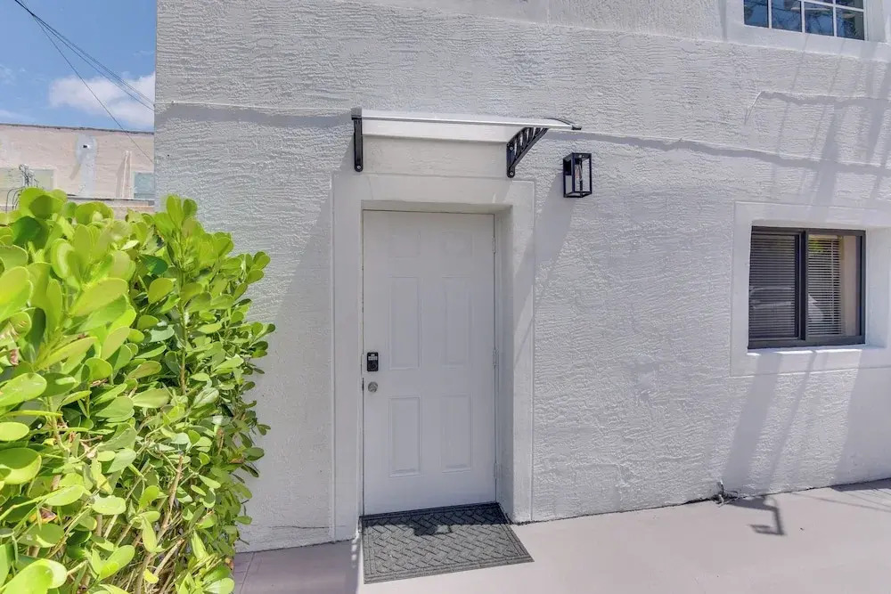 Nifty Miami Apartment ~ 5 Mi to Downtown!