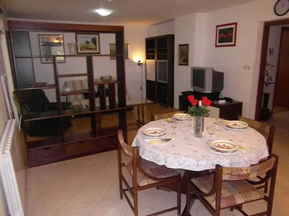 Apartments Ida, 100m from the beach