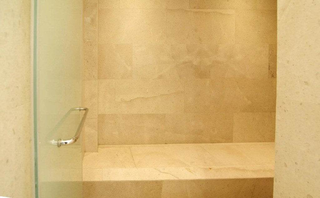 Condo Solaria G202 in Ventanas Residencial