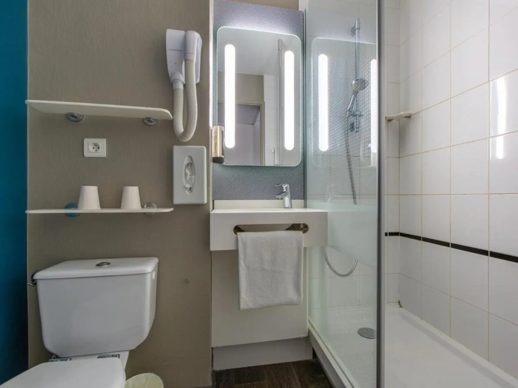 B&B HOTEL Orléans Saran 3 étoiles