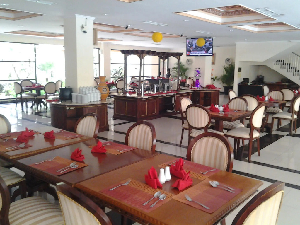 Yusro Hotel Restaurant & Convention