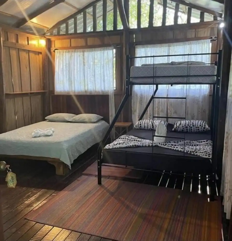 Luminosa Uvita Hostel