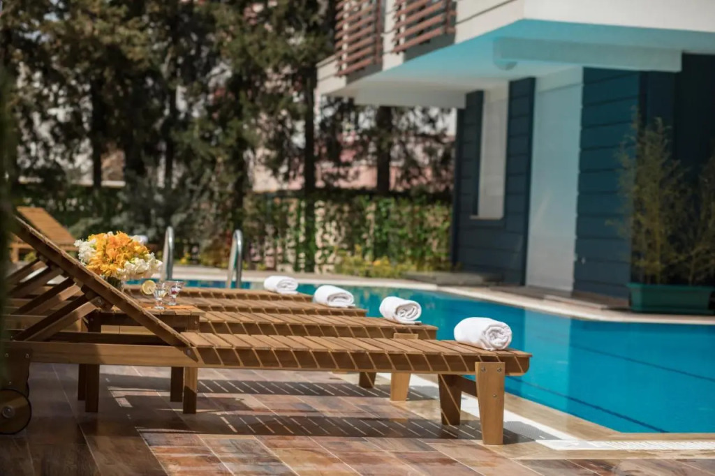 Elanis Suites