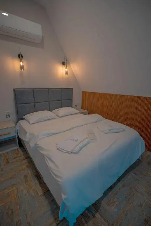 White Lily(Contact To Property 7 Days In Advance)