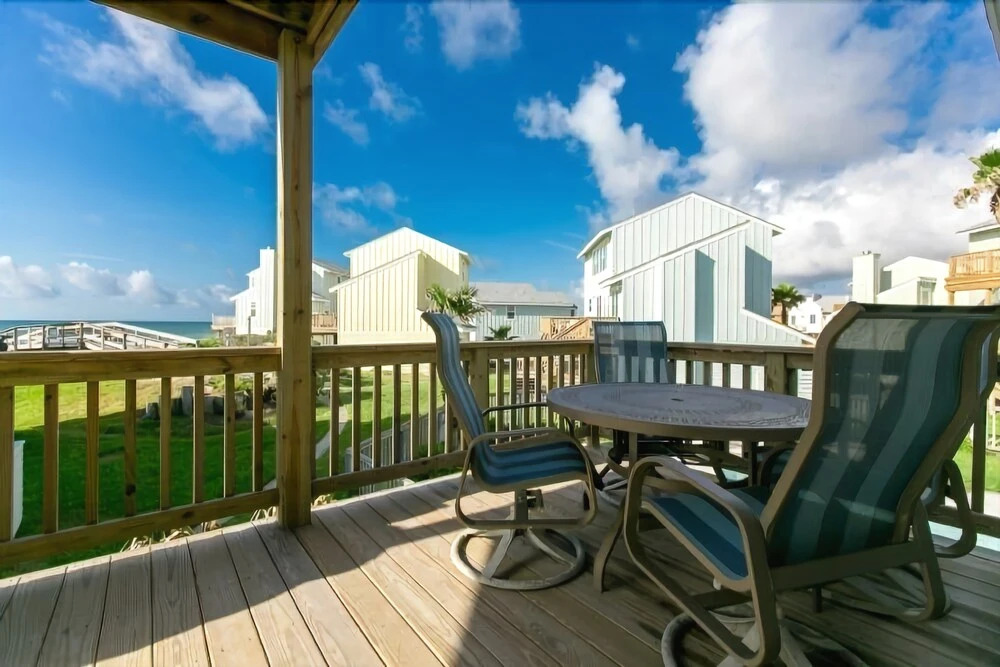 Oceanview Hideaway in Lost Colony by RedAwning