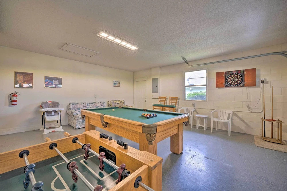 ~ 5 Mi to Theme Parks: Kissimmee Home w/ Pool