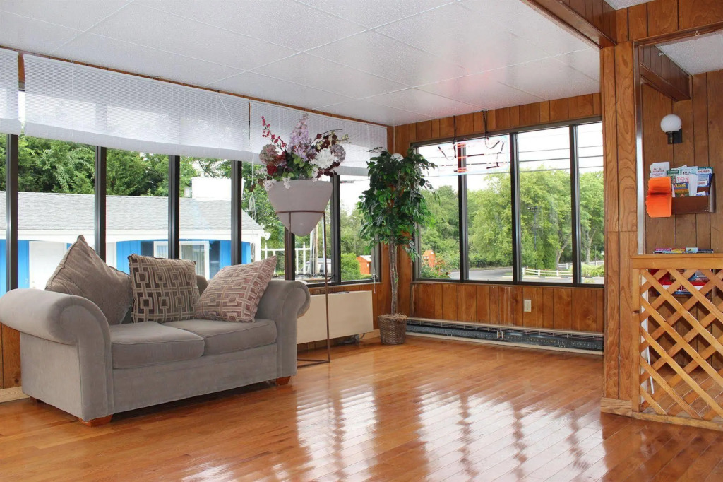 Dennisport Surf Club Boutique Hotel