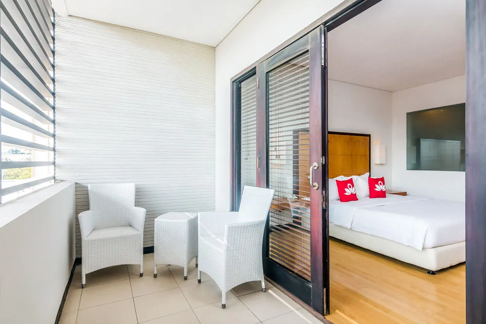 ZenRooms Kuta Poppies Lane