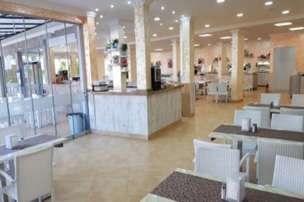 Riva Hotel