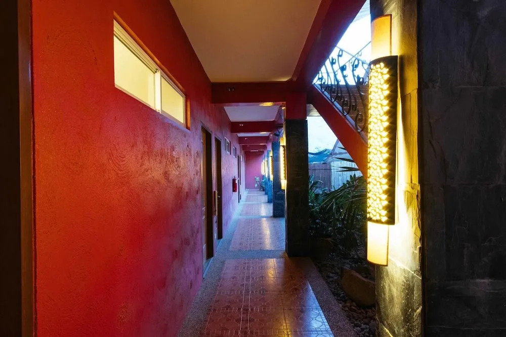 RedDoorz Plus near Abreeza Mall Davao